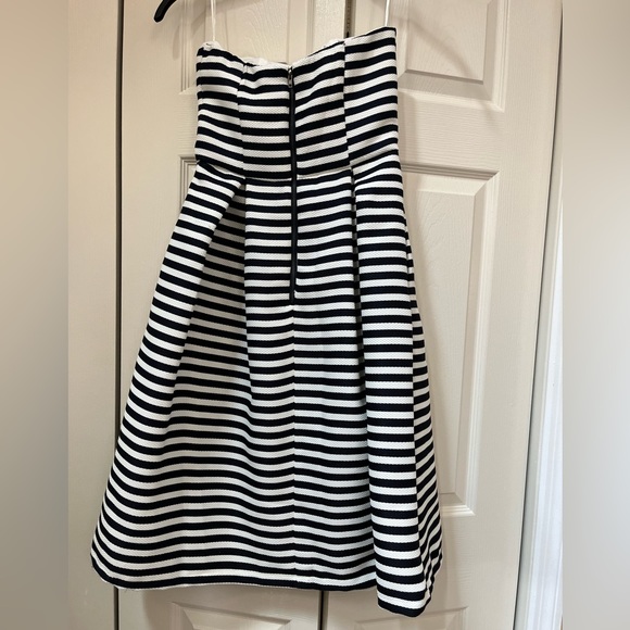 NWT - Sans Souci Strapless Fit-n-Flare Navy & White Striped Dress w/ Pockets S - Picture 3 of 7